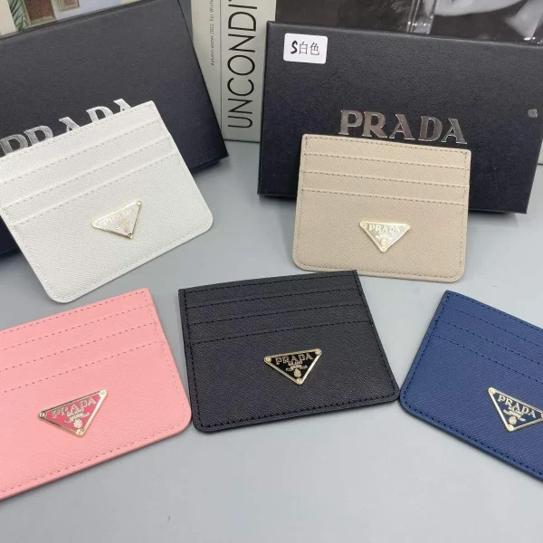 Designer leather card holder card wallet made of leather with saffiano texture for daily use in multicolor