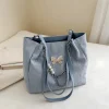 Large-capacity butterfly handbag made of PU leather with trendy design for daily use in blue