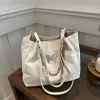 Large-capacity butterfly handbag made of PU leather with trendy design for daily use in white